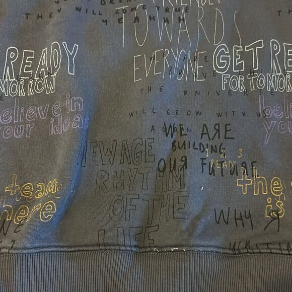 Zara Boys Dark Grey Crewneck Sweatshirtry with Text Writing All Over - Size 9 - Picture 4 of 7